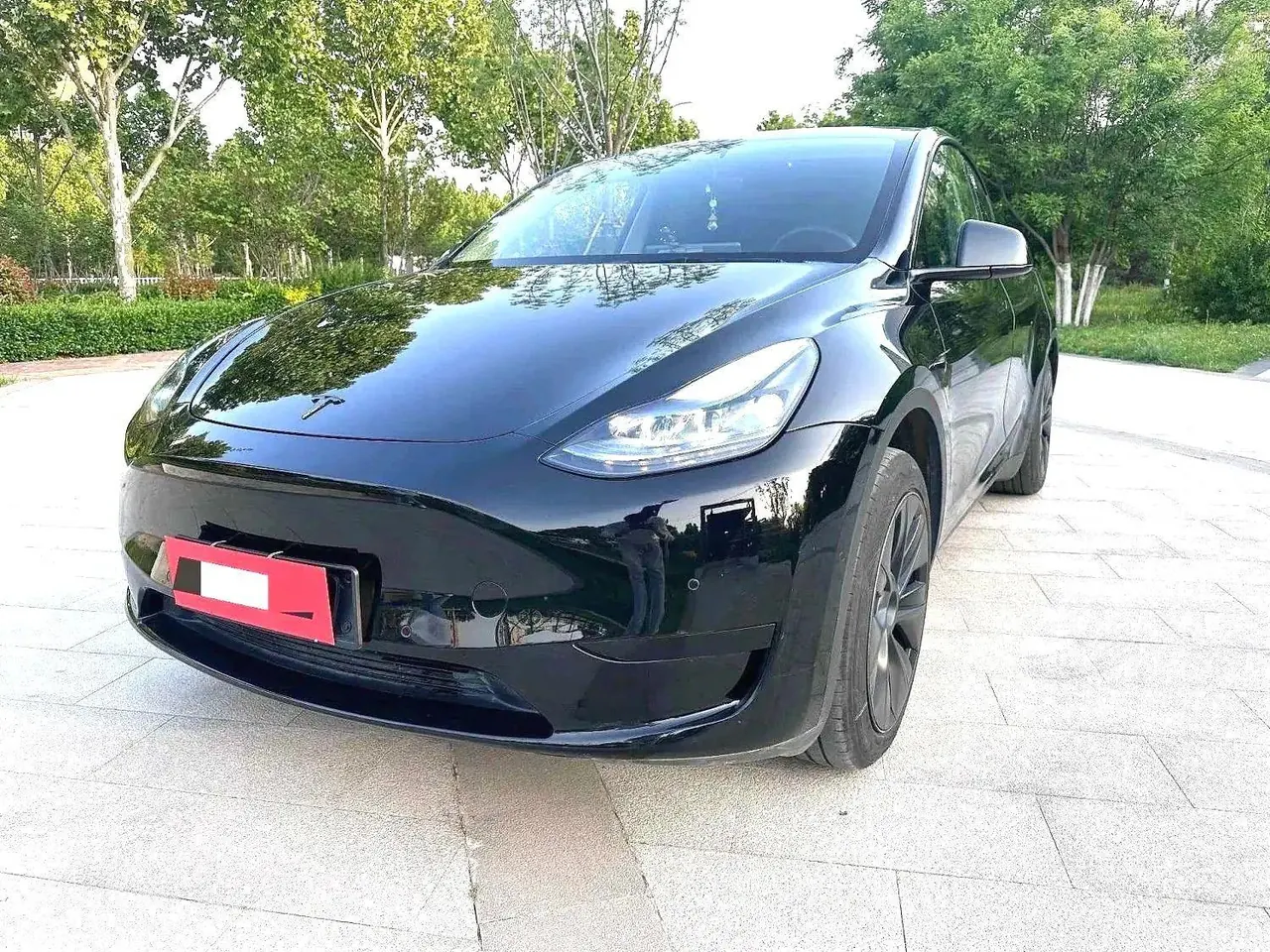 Tesla 2023 Model Y rear-wheel drive version automatic transmission - View 1