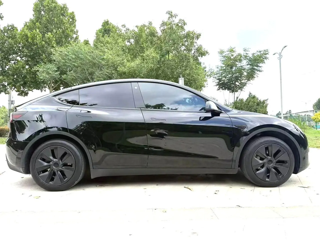 Tesla 2023 Model Y rear-wheel drive version automatic transmission 4