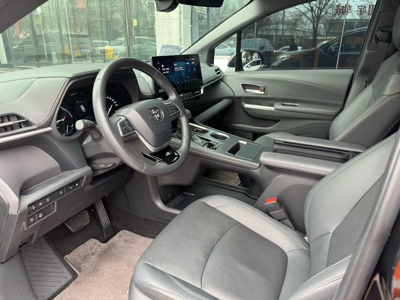 Toyota 2023 Sai 2.5 Stepless Premium Edition Automatic Gear 4