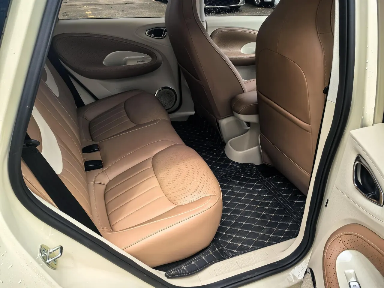 WuLing 2024 Plantronics 333km LingBox Connected Automatic Gear 6