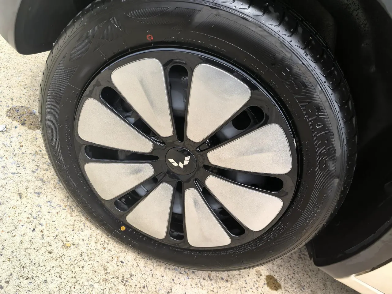 WuLing 2024 Plantronics 333km LingBox Connected Automatic Gear 8