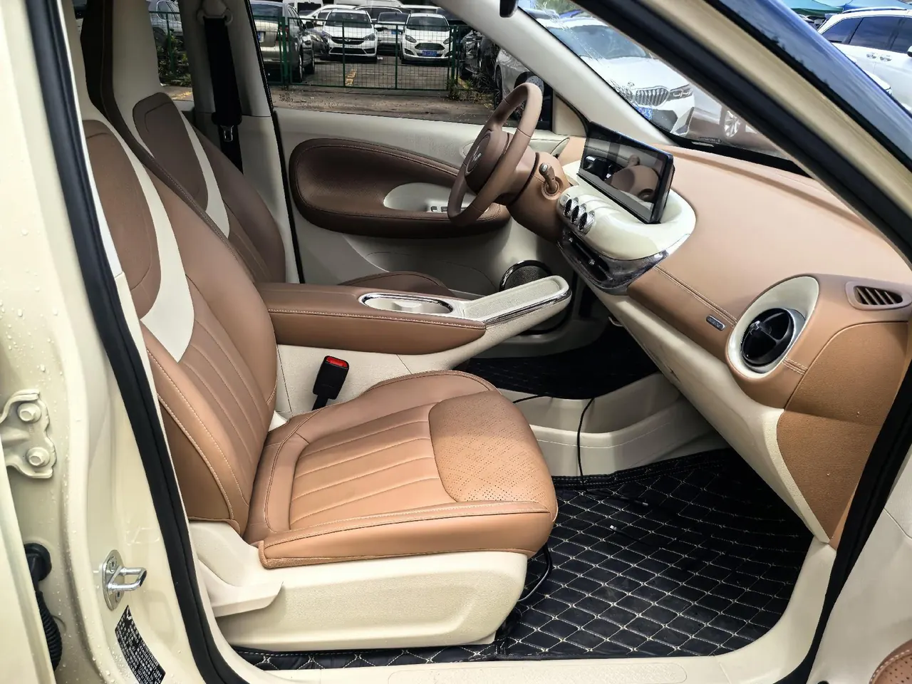 WuLing 2024 Plantronics 333km LingBox Connected Automatic Gear 9