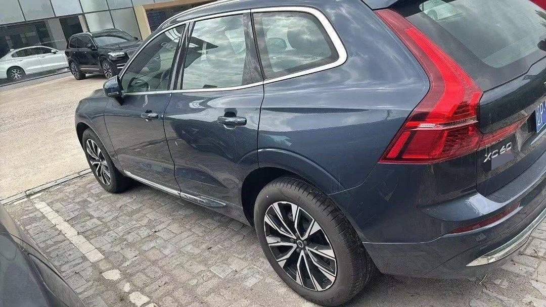 Volvo 2025 XC60 48V 2.0T B5 4WD Zhiyuan Sports Edition Automatic Gear 4