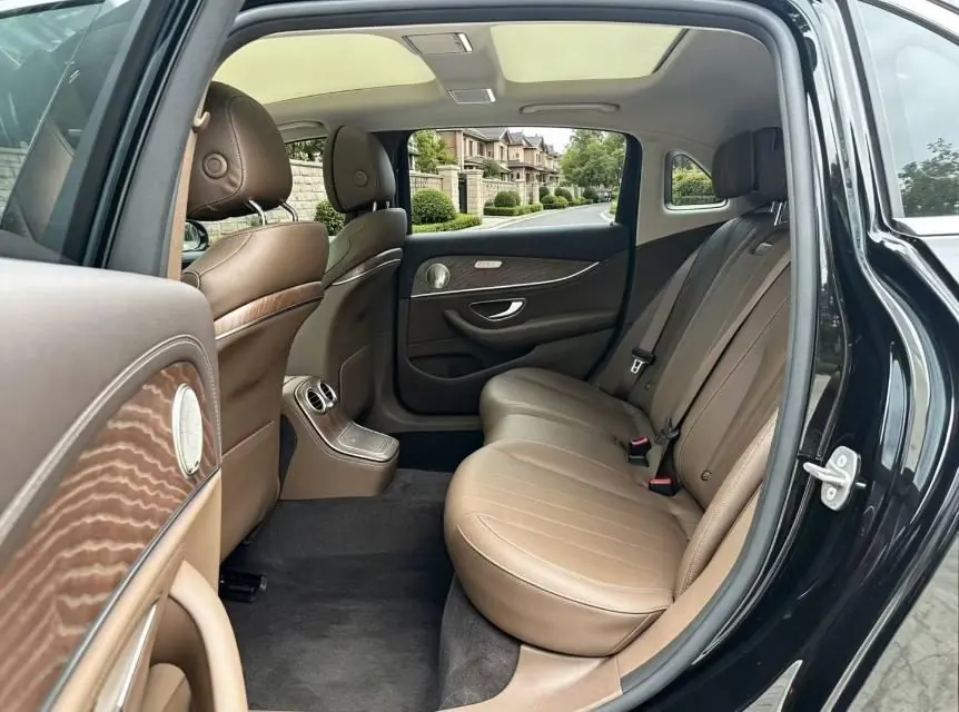 Mercedes Benz E-Class New Energy 2022 E 350 e L 2.0T Sports (Change 2) Automatic Gear 5