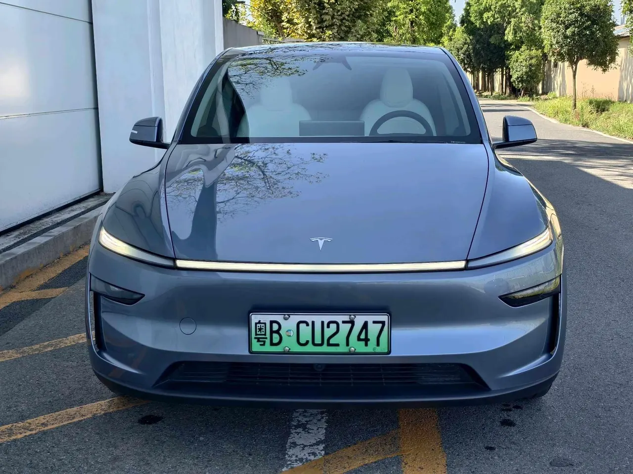 Tesla 2025 Model Y rear-wheel drive version automatic transmission 2