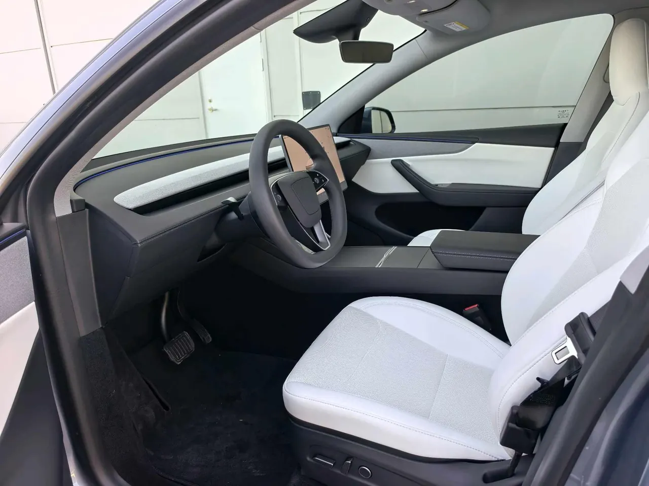 Tesla 2025 Model Y rear-wheel drive version automatic transmission 4