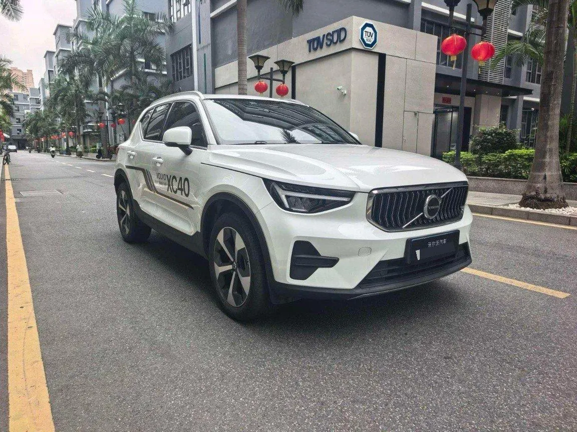 Volvo 2025 XC40 48V 2.0T B4 4 Four-wheel Drive Zhiyuan Deluxe Edition Automatic Gear 2
