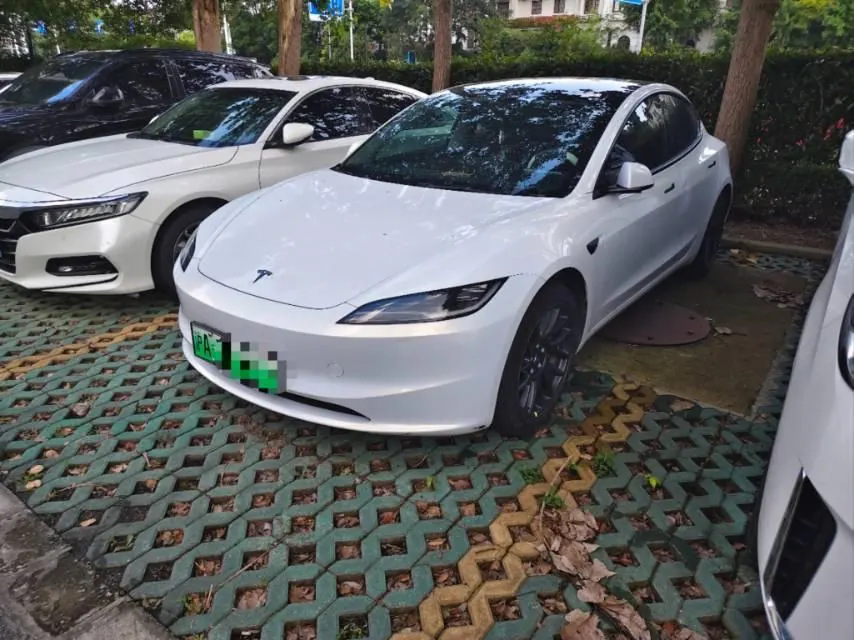 Open image lightbox: Tesla 2023 Model 3 Rejuvenation Edition Rear Wheel Drive Automatic Transmission
