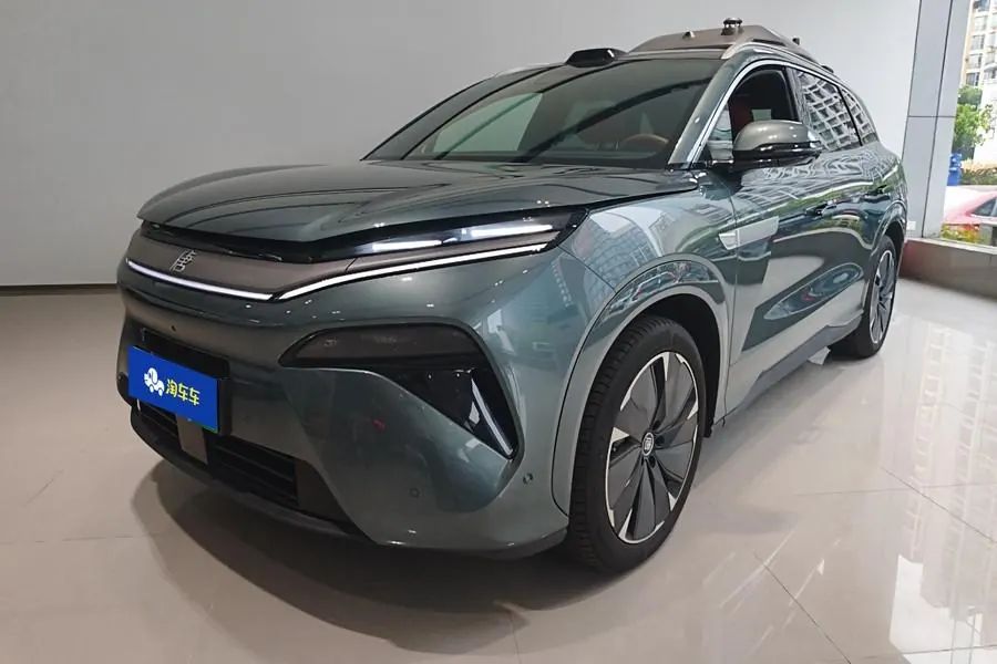 Открыть галерею: BYD 2025 Tang L DM 1.5T stepless 175KM unmanned aerial vehicle player version automatic gear