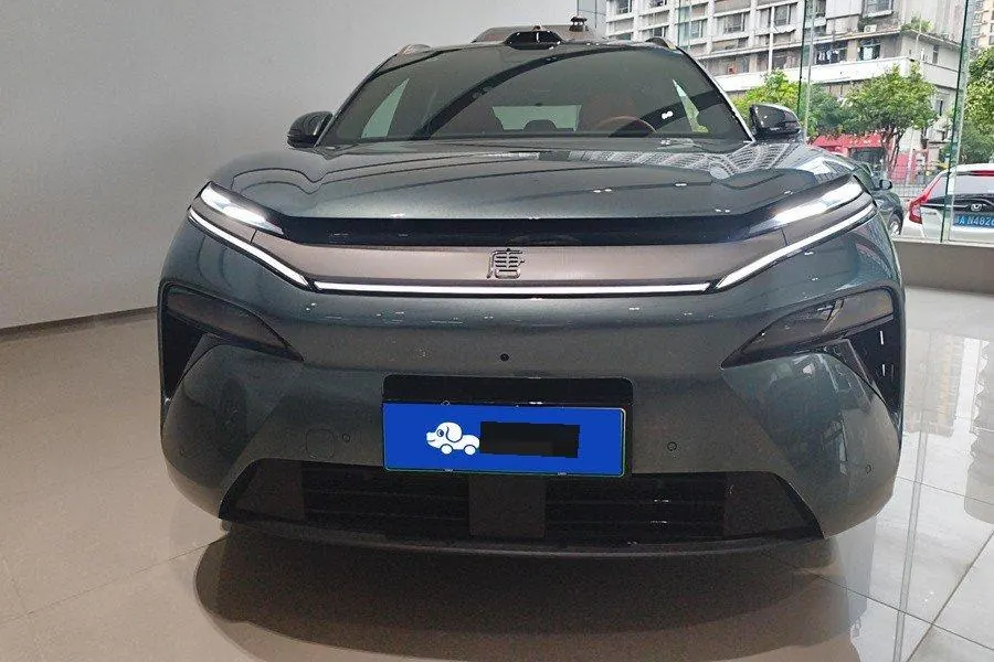 BYD 2025 Tang L DM 1.5T stepless 175KM unmanned aerial vehicle player version automatic gear 3