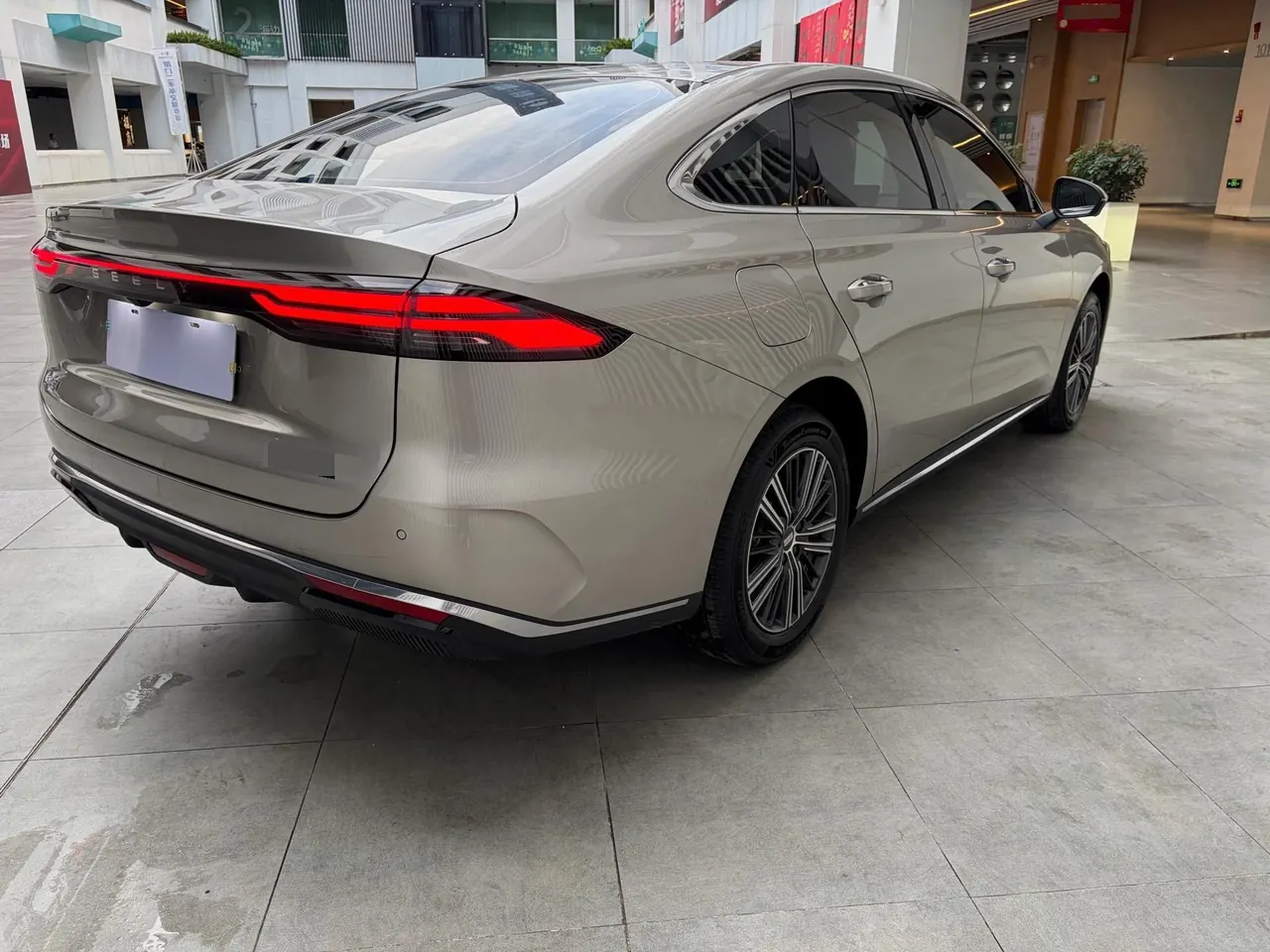 Geely Galaxy 2025 xingyao 6 EM-i 1.5 125km exploration version automatic gear 15