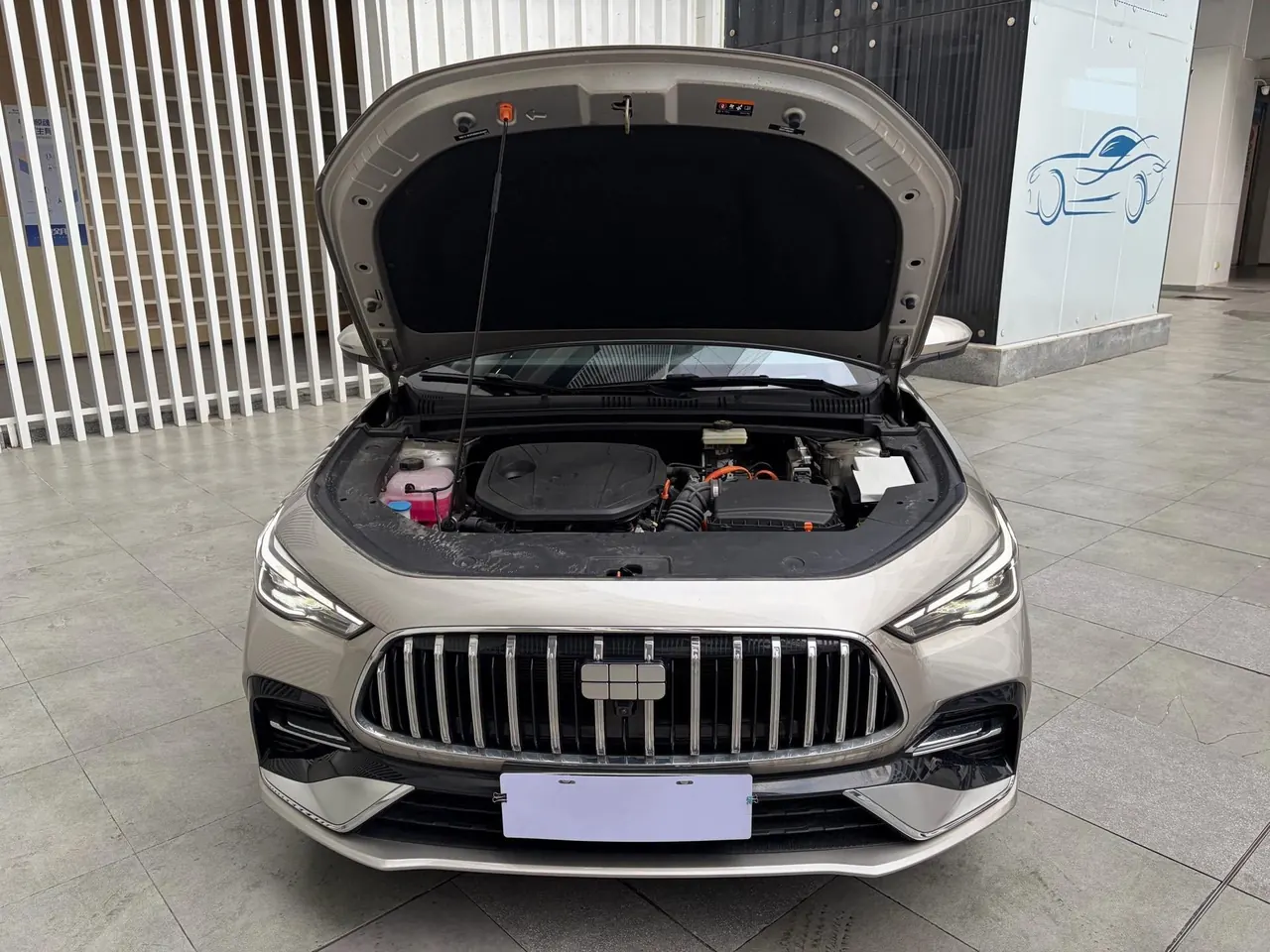 Geely Galaxy 2025 xingyao 6 EM-i 1.5 125km exploration version automatic gear 9