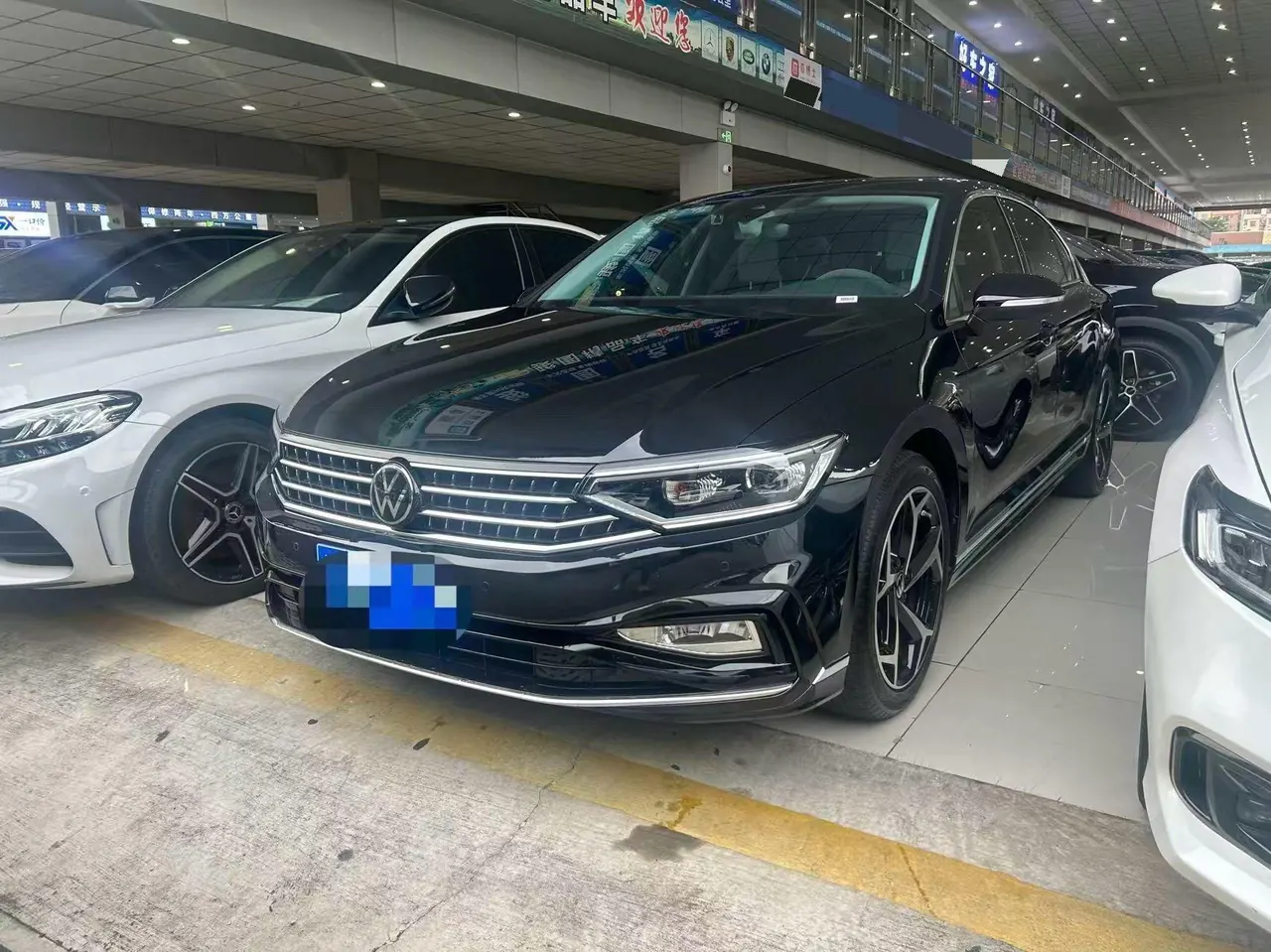 Open image lightbox: Volkswagen 2025 Magotan 2.0TSI 330TSI Luxury (Modified) Automatic Gear
