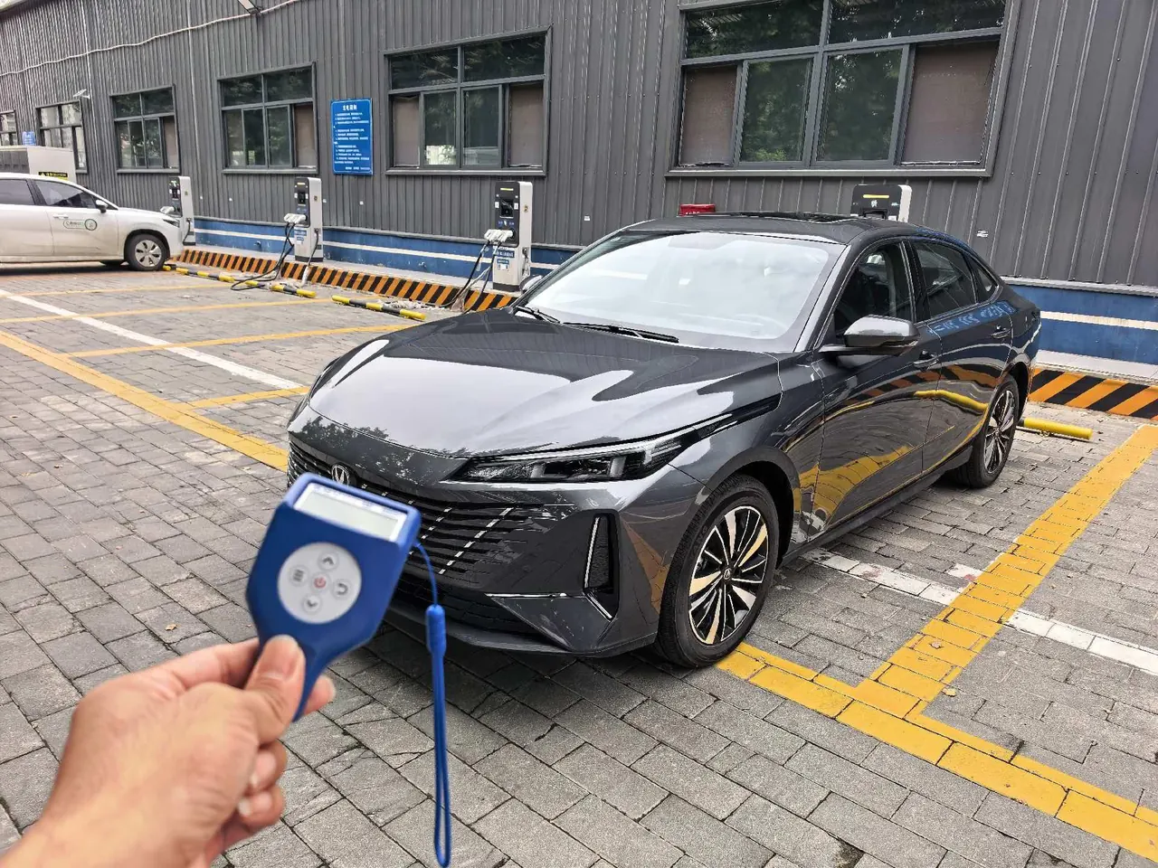 Open image lightbox: ChangAn Yidong New Energy 2025 Yidong PHEV 1.5 Stepless Smart New Blue Whale 145KM Battleship Edition Automatic Gear