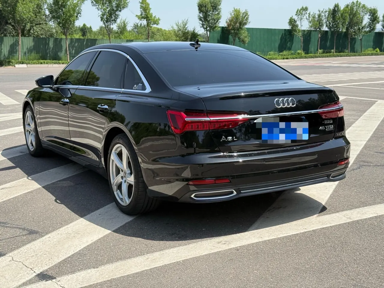 Audi 2022 A6L 2.0TFSI 45TFSI Quattro enjoy elegant automatic gear 3