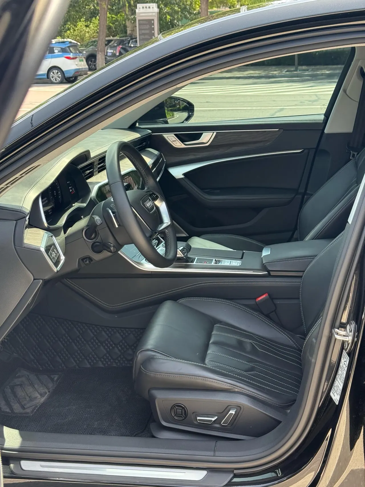 Audi 2022 A6L 2.0TFSI 45TFSI Quattro enjoy elegant automatic gear 6