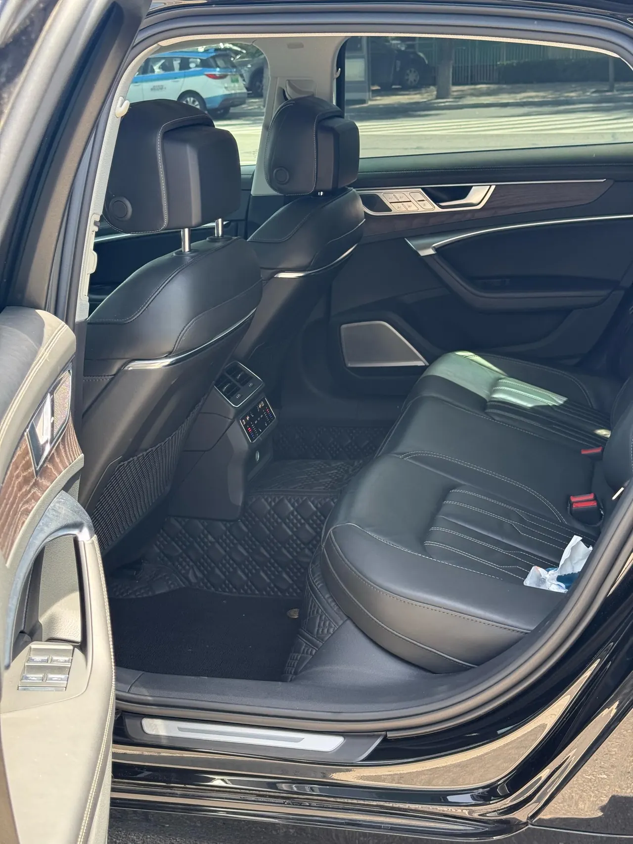 Audi 2022 A6L 2.0TFSI 45TFSI Quattro enjoy elegant automatic gear 7
