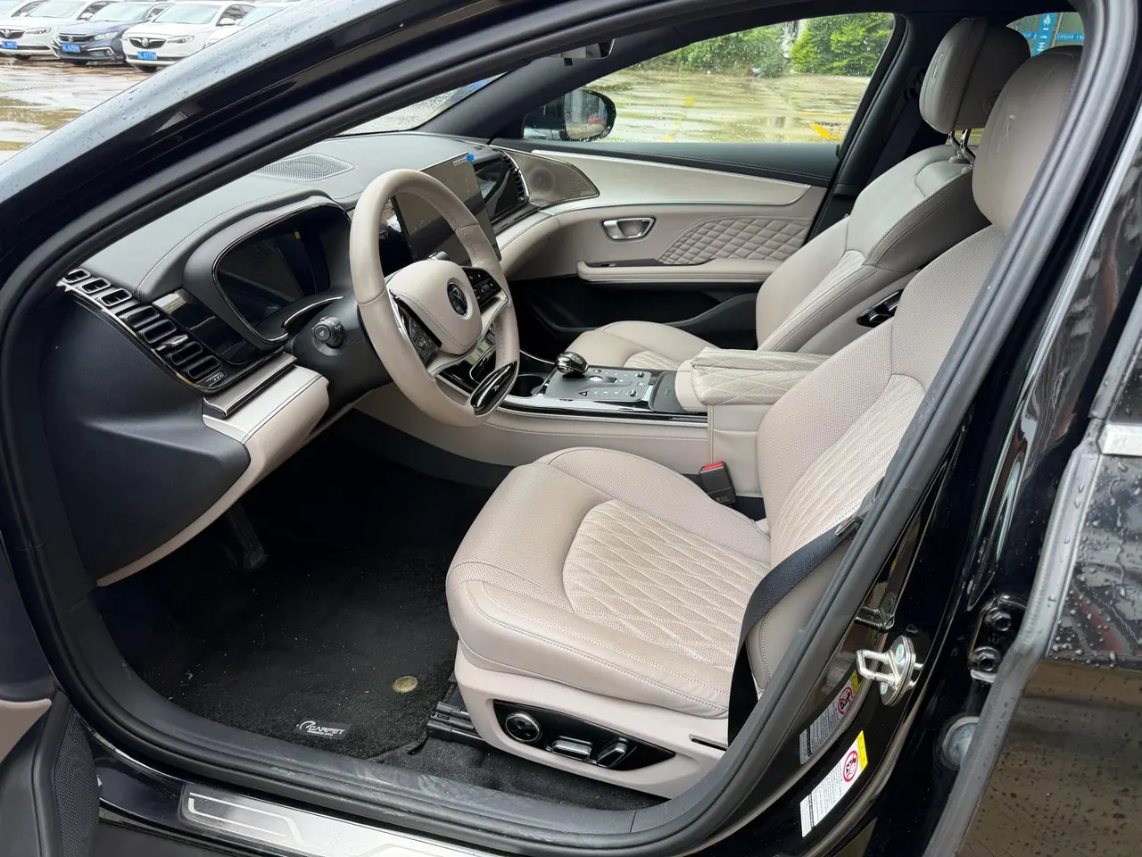 BYD 2023 Han EV 605KM Champion Edition Precursor Honorable Automatic Gear 2