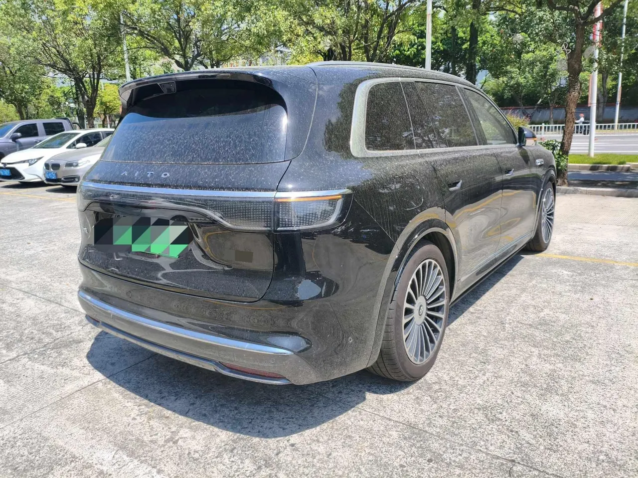 AITO 2025 AITO M8 Ultra 53.4kWh 6-seat automatic gear 2