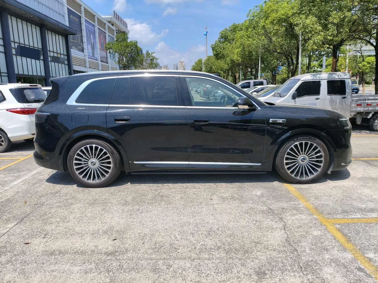 AITO 2025 AITO M8 Ultra 53.4kWh 6-seat automatic gear 3