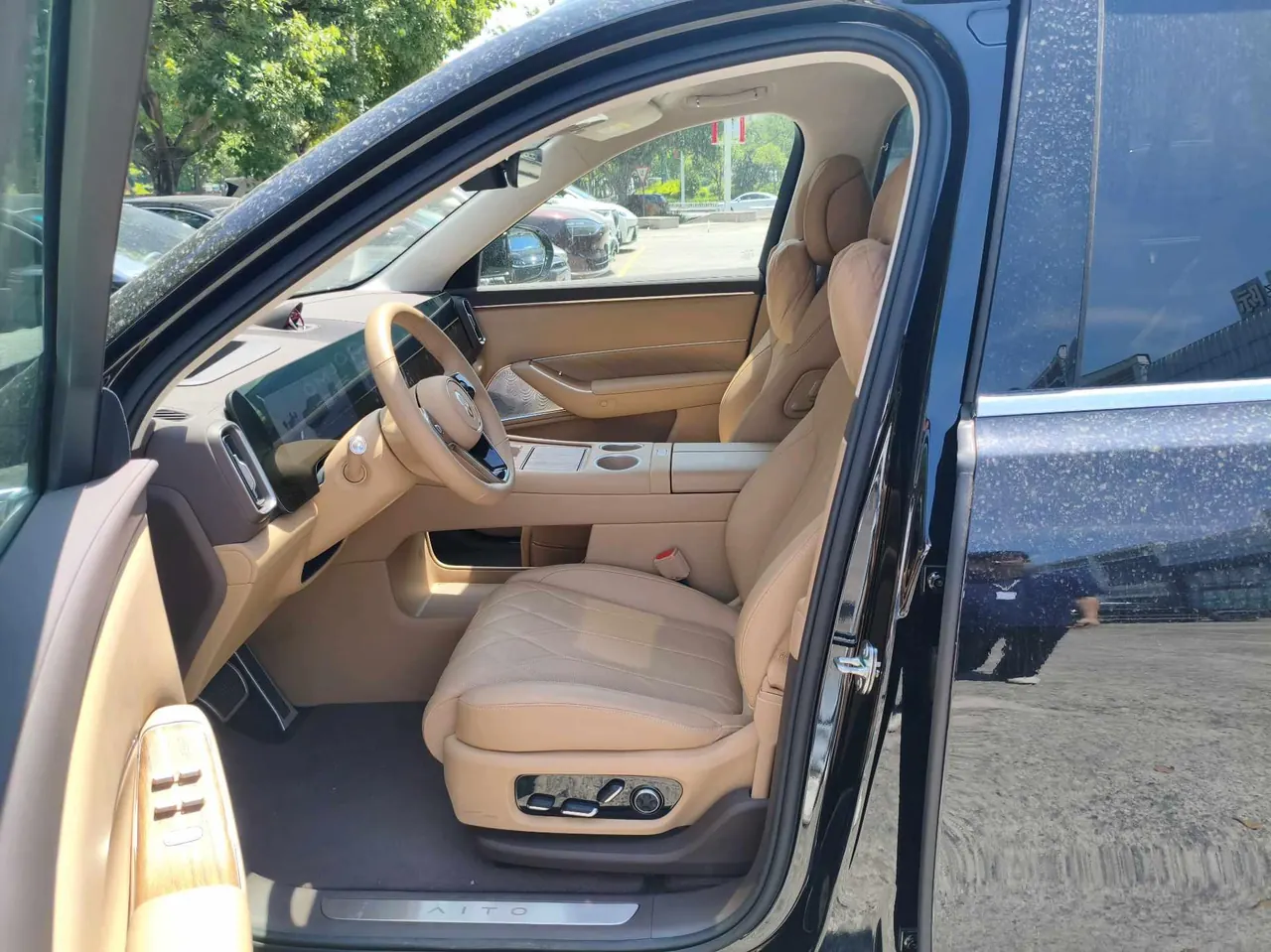 AITO 2025 AITO M8 Ultra 53.4kWh 6-seat automatic gear 8