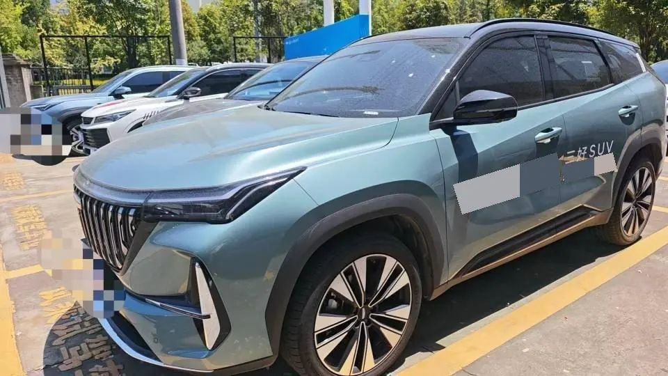 Открыть галерею: Geely 2025 Boyue L 1.5TD Splendid Automatic Gear