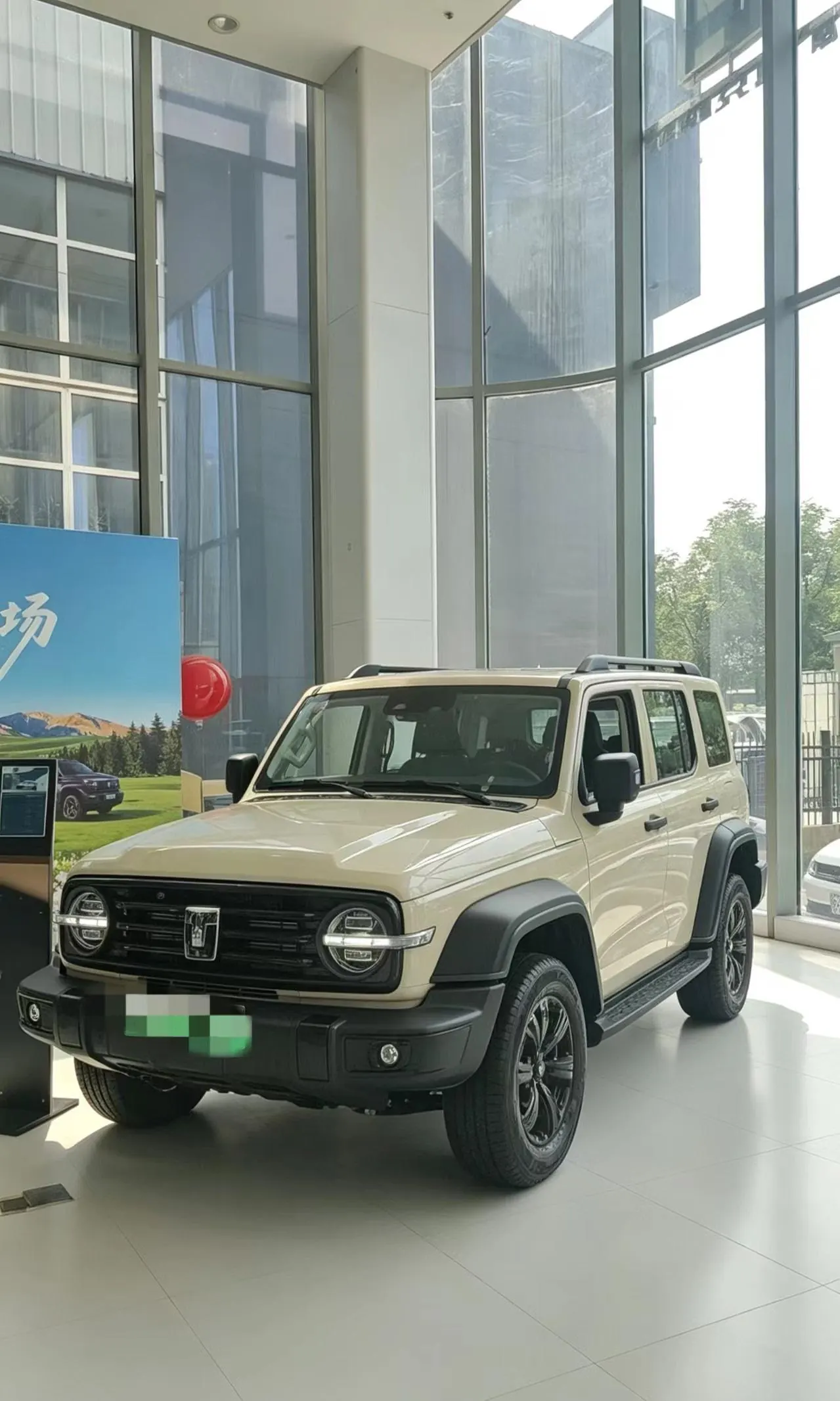 Открыть галерею: Tank 2025 model Tank 300 Hi4-T 2.0T Hi4-T automatic transmission