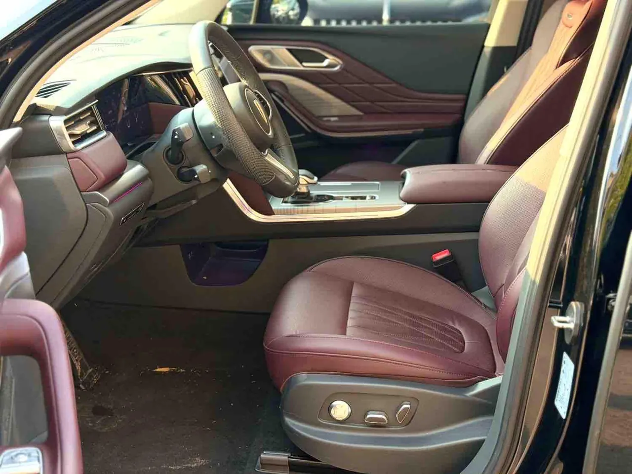 HongQi 2024 HS7 PHEV 2.0T 4-wheel drive flag smooth version 6-seat automatic gear 6