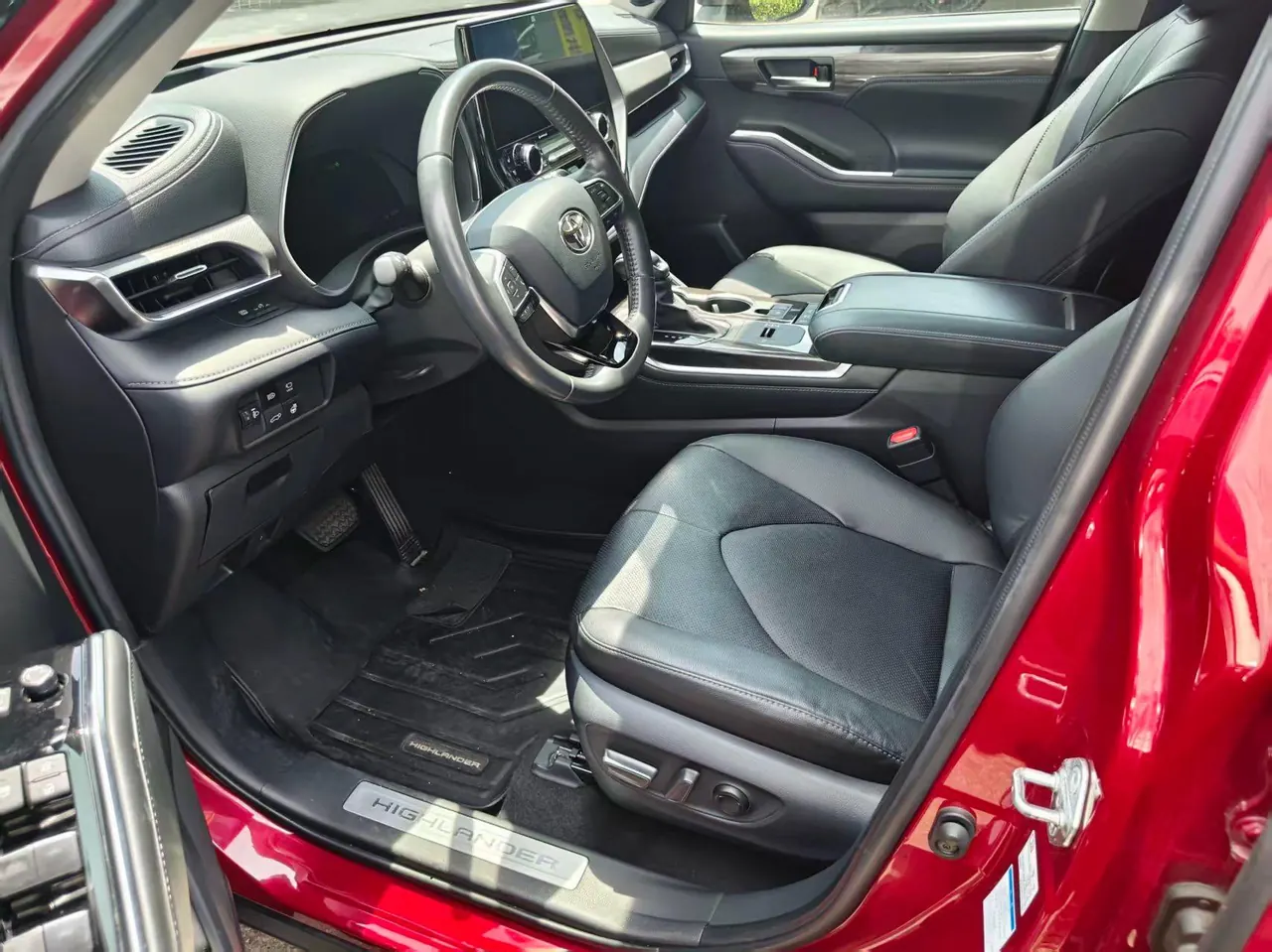 Toyota 2022 Highlander Dual Engine 2.5 Stepless Four-wheel Drive Extreme Edition 7-seat Automatic Gear 3