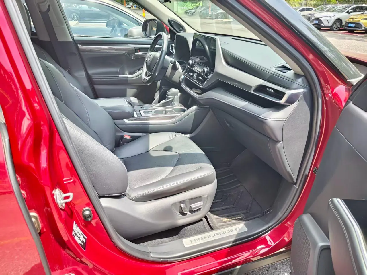 Toyota 2022 Highlander Dual Engine 2.5 Stepless Four-wheel Drive Extreme Edition 7-seat Automatic Gear 4