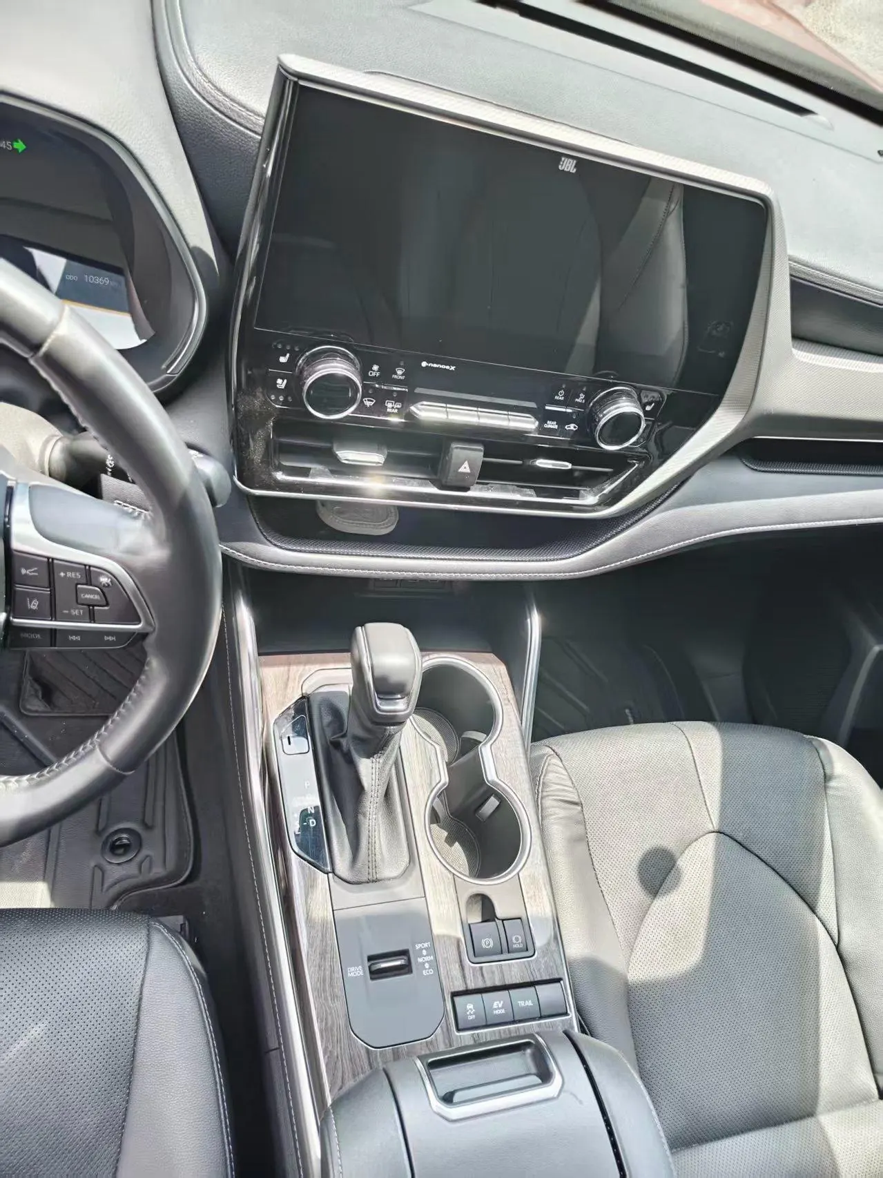 Toyota 2022 Highlander Dual Engine 2.5 Stepless Four-wheel Drive Extreme Edition 7-seat Automatic Gear 6