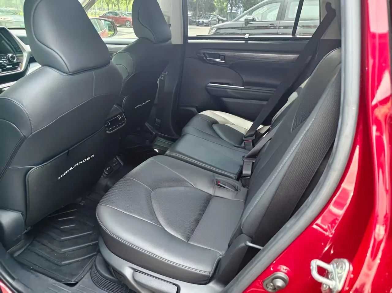 Toyota 2022 Highlander Dual Engine 2.5 Stepless Four-wheel Drive Extreme Edition 7-seat Automatic Gear 7