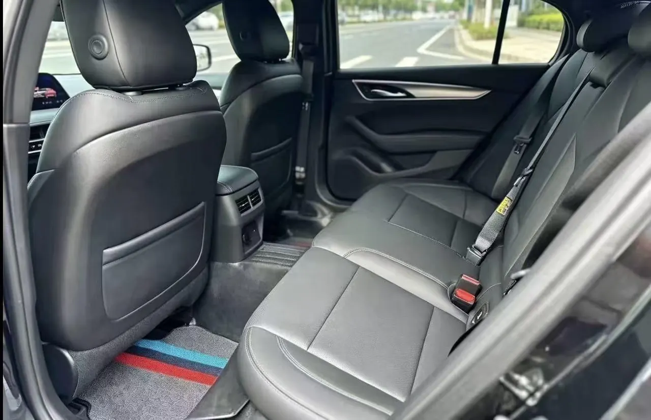 Cadillac 2025 CT5 2.0T 28T City Sports Edition Automatic Gear 3