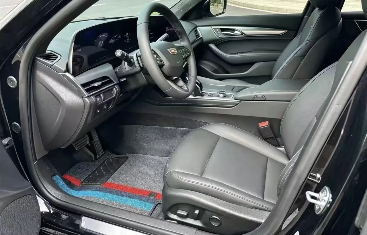Cadillac 2025 CT5 2.0T 28T City Sports Edition Automatic Gear 4