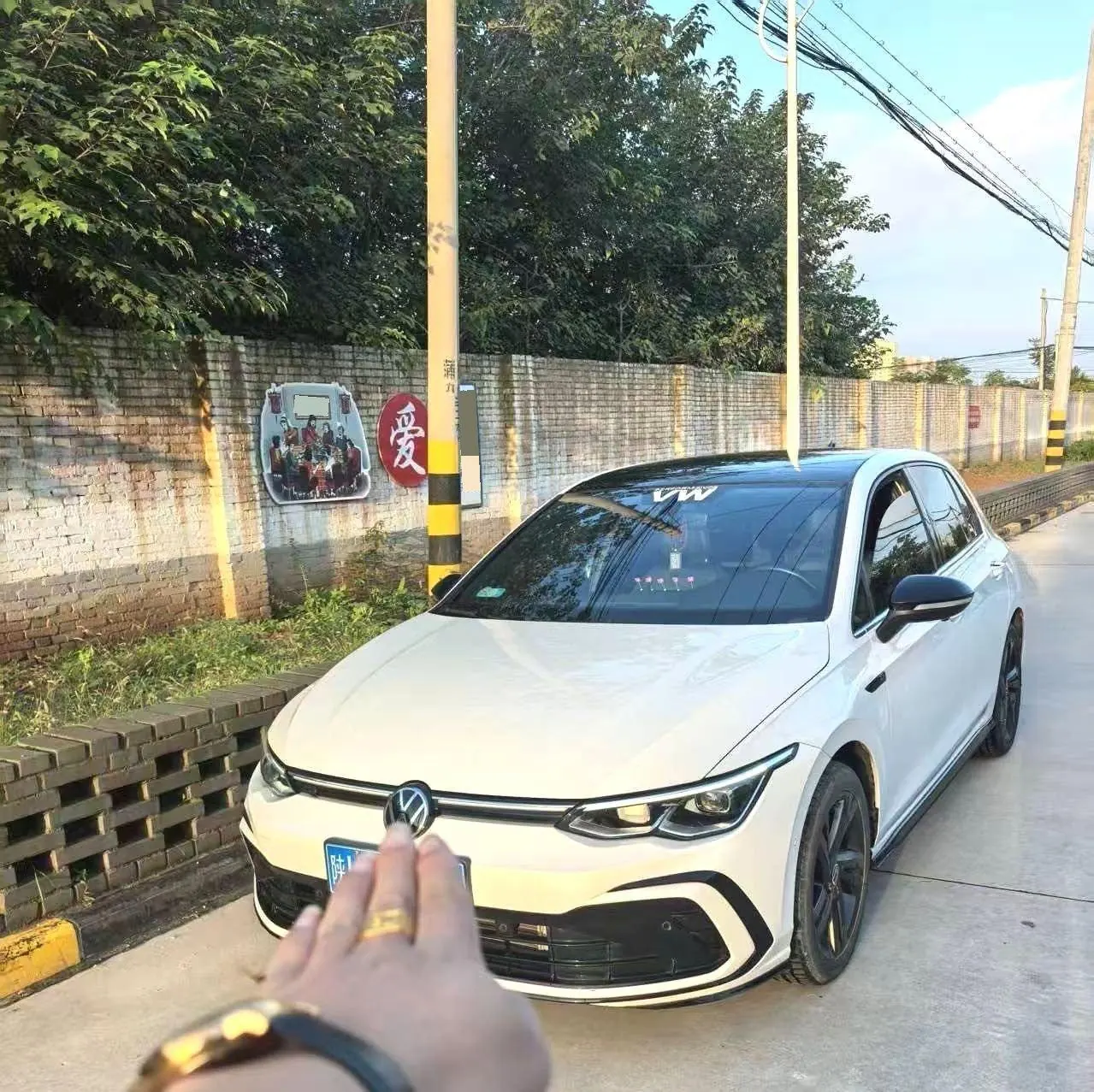 Volkswagen 2023 Golf 8 R-Line 1.4TSI 280TSI Lite Automatic - View 1