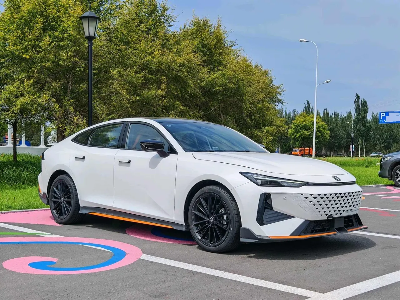 ChangAn 2024 UNI-V 1.5T Distinguished Sports Automatic 3
