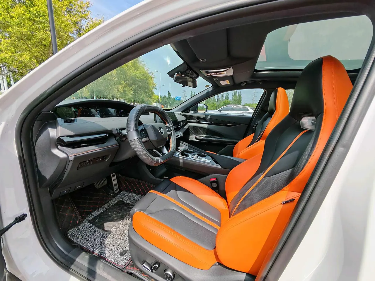 ChangAn 2024 UNI-V 1.5T Distinguished Sports Automatic 5