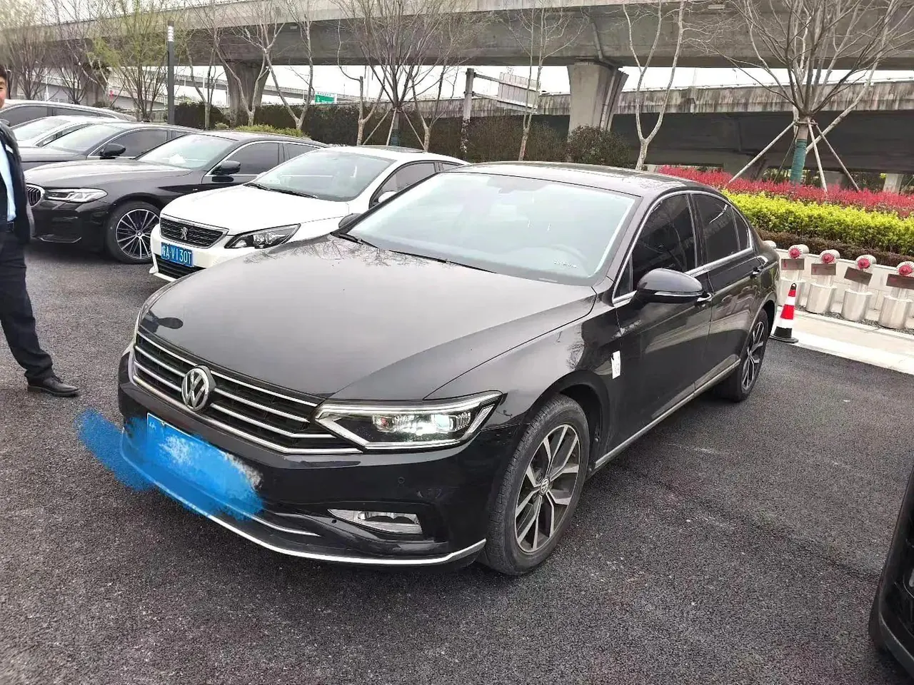 Open image lightbox: Volkswagen 2020 Magotan 2.0TSI 330TSI Leading Automatic