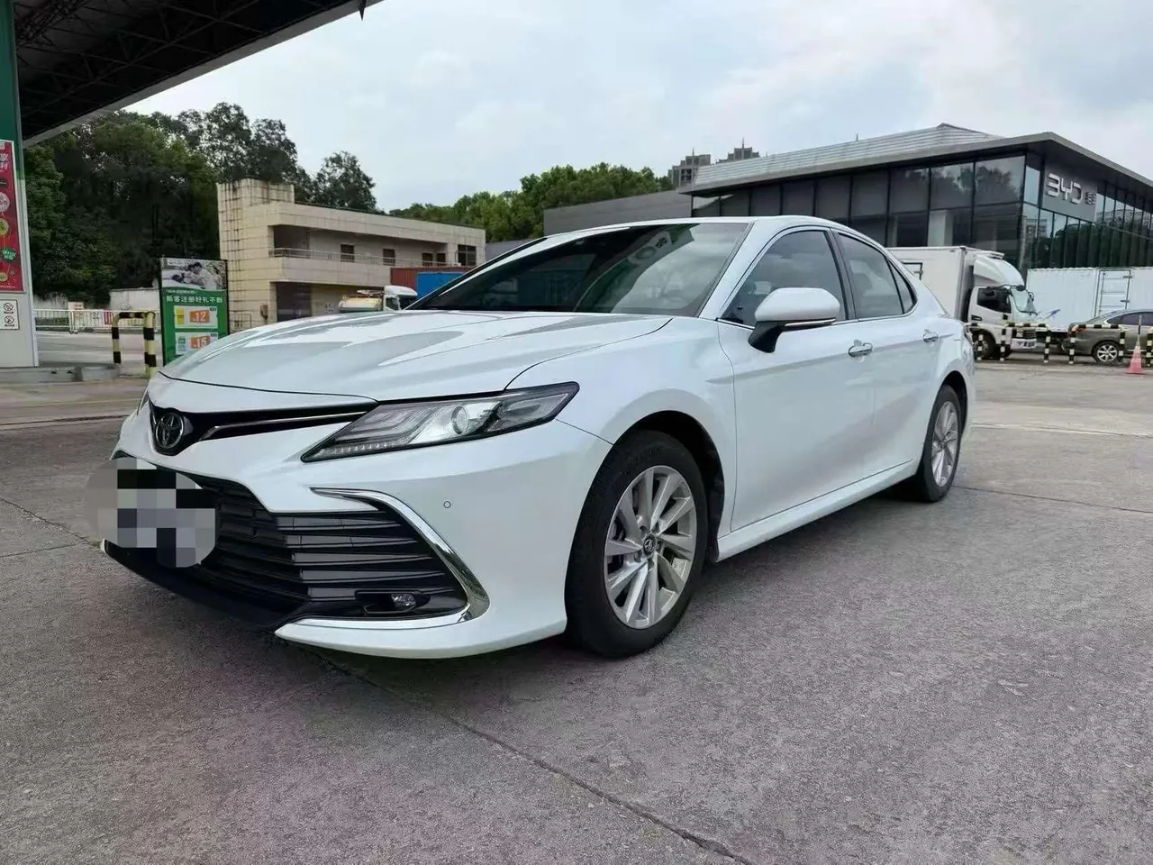 Открыть галерею: Toyota 2021 Camry 2.0G Stepless Deluxe Edition Automatic Gear