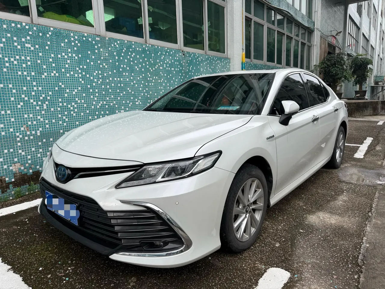 Open image lightbox: Toyota 2021 Camry Dual Engine 2.5HGVP Stepless Leading Edition Automatic Gear