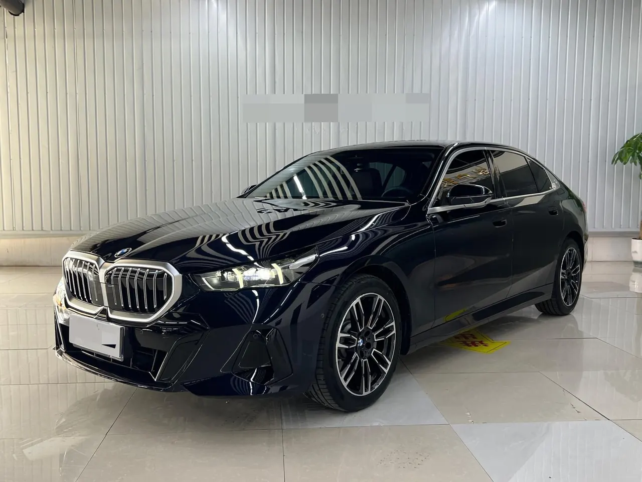 Open image lightbox: BMW 5 Series 2026 530Li xDrive 48V 2.0T M Sports Suit Automatic Gear