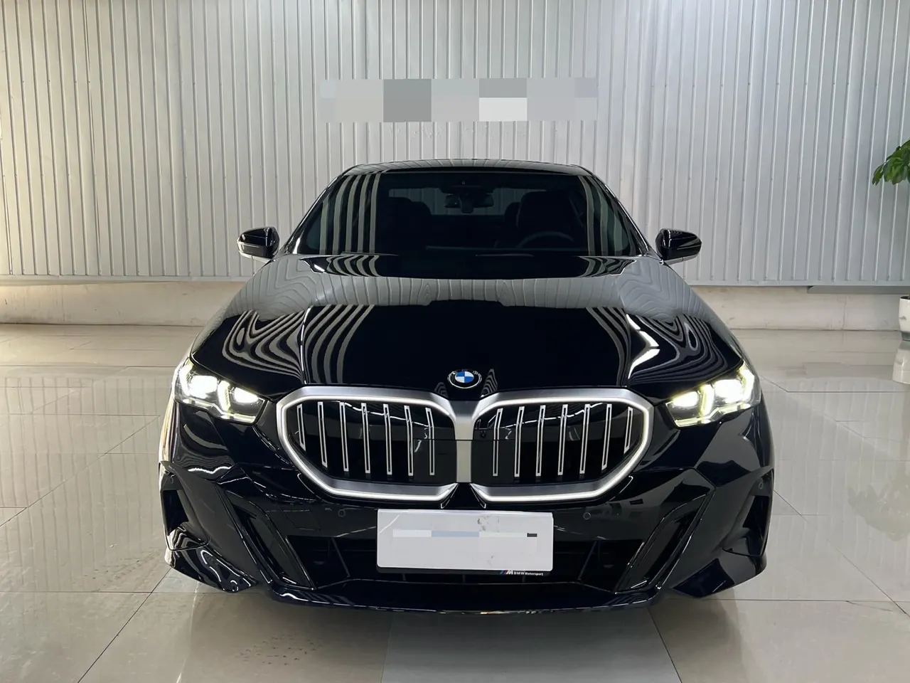 BMW 5 Series 2026 530Li xDrive 48V 2.0T M Sports Suit Automatic Gear 2
