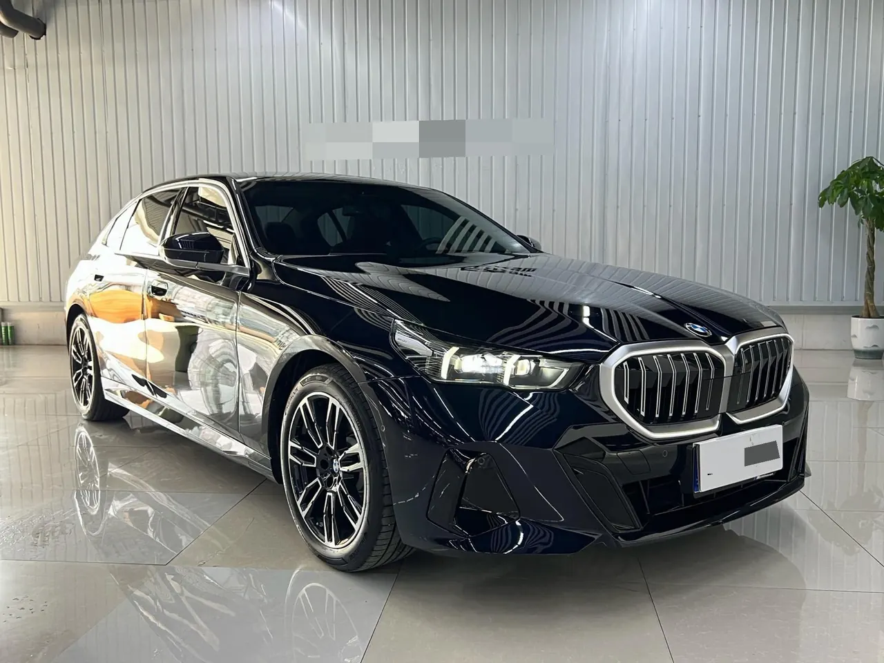 BMW 5 Series 2026 530Li xDrive 48V 2.0T M Sports Suit Automatic Gear 3