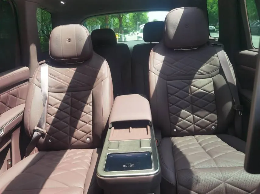 NIO 2026 ES 9 102kWh Executive Island Deluxe Automatic Gear 10