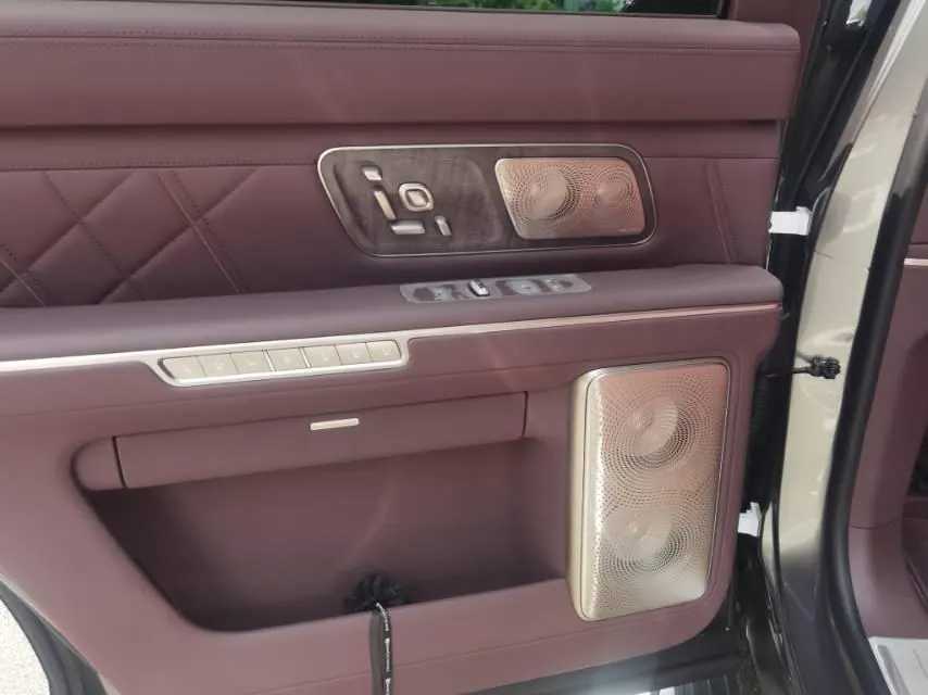 NIO 2026 ES 9 102kWh Executive Island Deluxe Automatic Gear 14