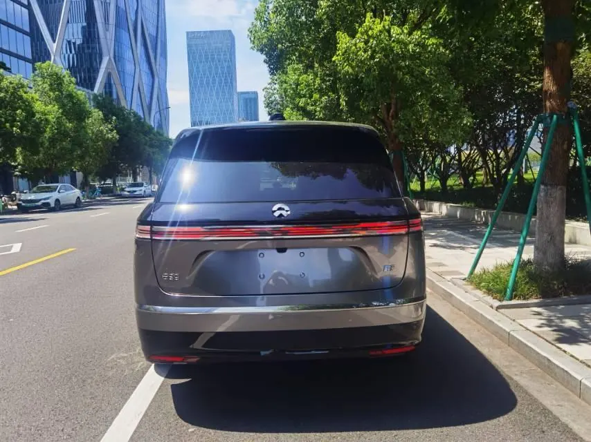 NIO 2026 ES 9 102kWh Executive Island Deluxe Automatic Gear 17