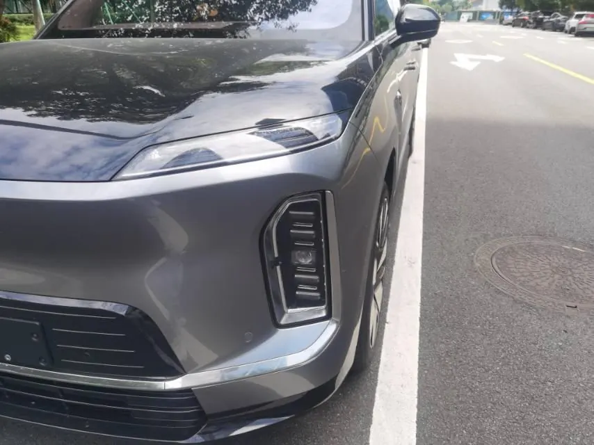 NIO 2026 ES 9 102kWh Executive Island Deluxe Automatic Gear 18