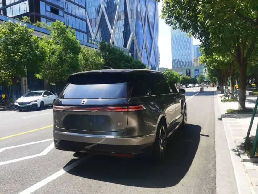 NIO 2026 ES 9 102kWh Executive Island Deluxe Automatic Gear 6