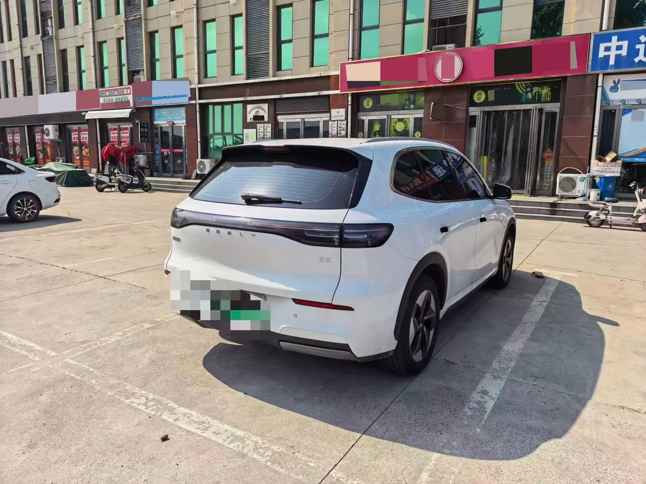 Geely Galaxy 2024 E 5 530km Discovery Edition Automatic Gear 5