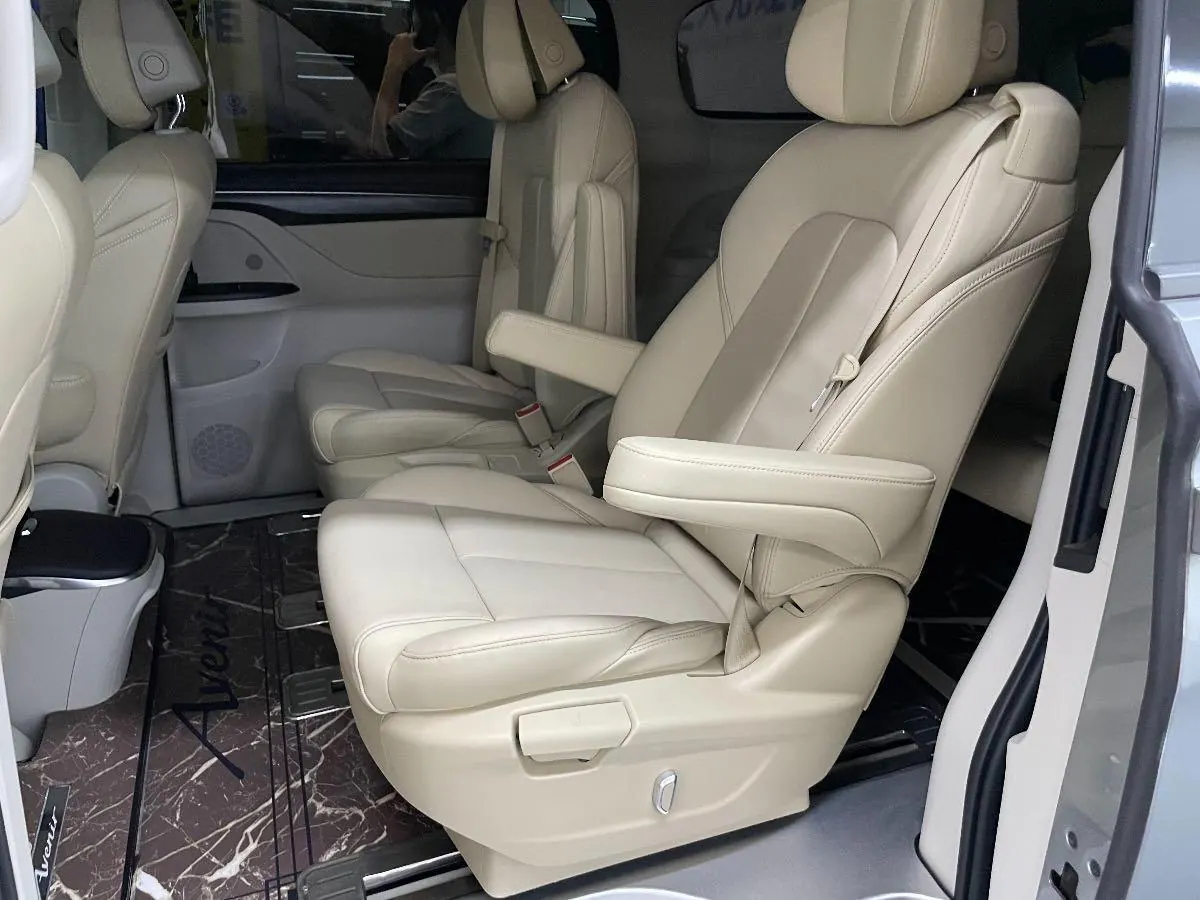 Buick 2023 GL8 ES Lu Zun 48V 2.0T 653T Comfortable Automatic Gear 6